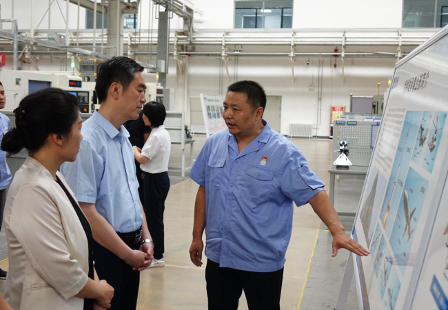 河南省工信廳黨組成員、副廳長孫永民一行蒞臨公司考察調(diào)研